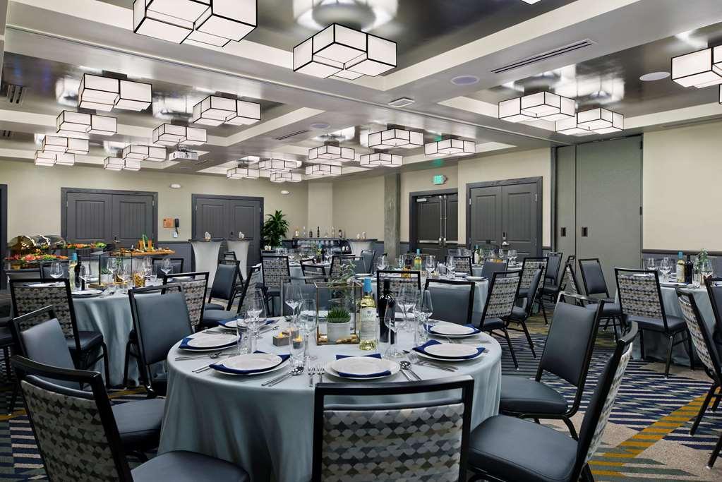 Oxford Suites El Paso de Robles Restaurant foto